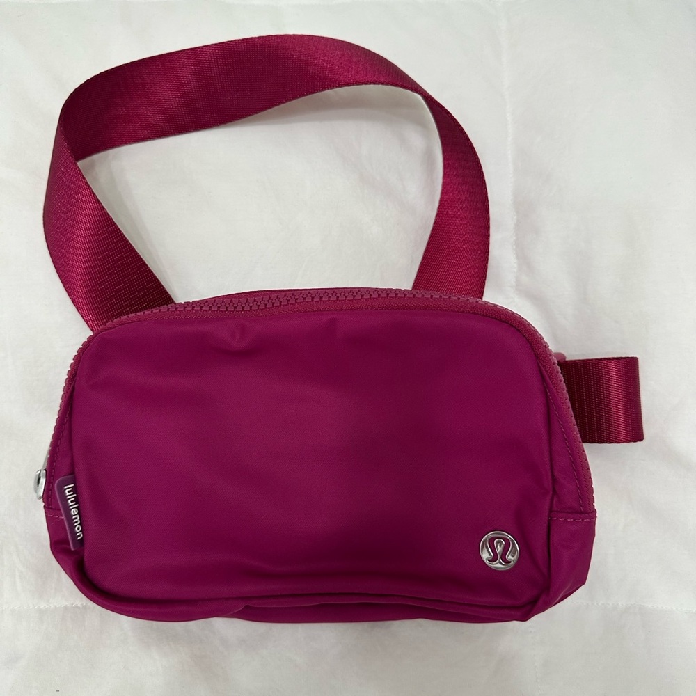 Lululemon Everywhere Belt Bag 1L